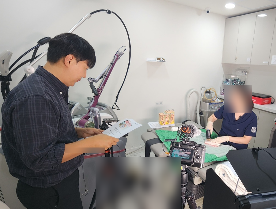 피부과 유튜브 콘텐츠를 제작 중인 덕PD