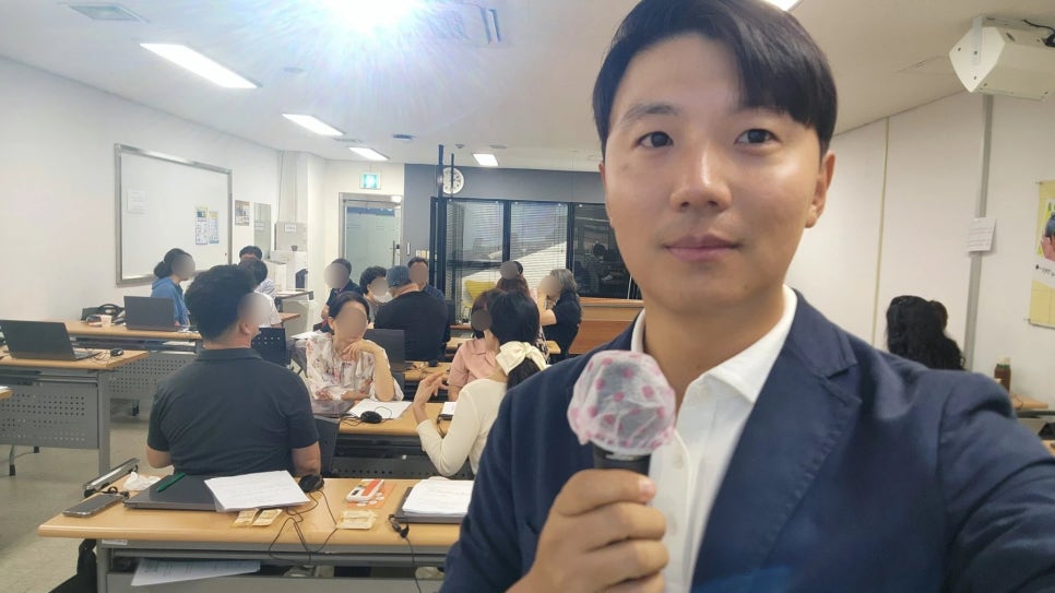 안양시청에서 진행한 마케팅 강의 모습